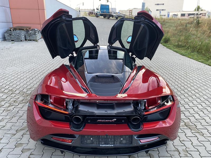 McLaren 720S (2020) TOP STAV - fotka 11 z 16