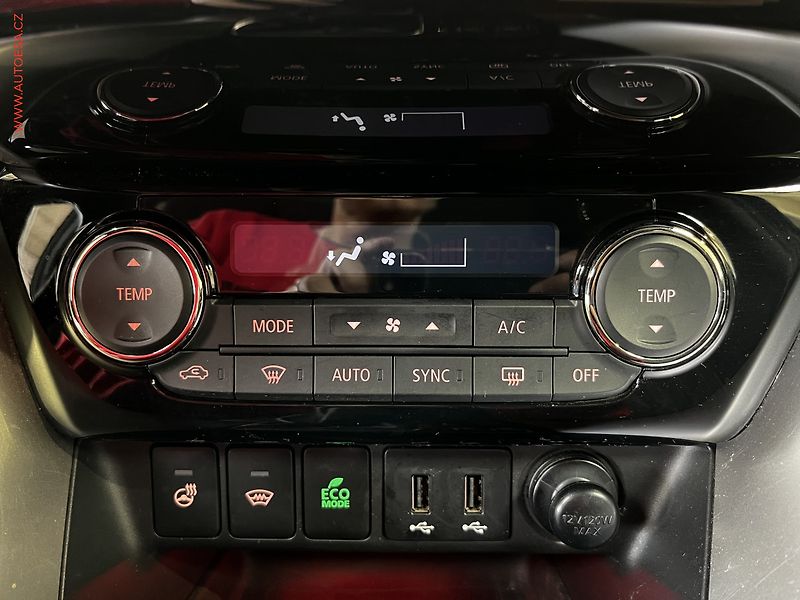 Mitsubishi Eclipse Cross (2018) 1.5 T-MIVEC, Intense - fotka 14 z 17
