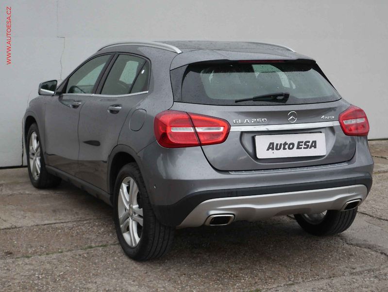 Mercedes-Benz GLA (2016) 250 4Matic 4Mat, ČR, AT - fotka 4 z 16