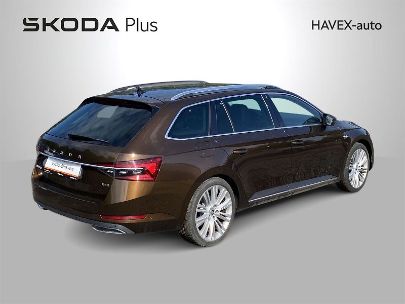Škoda Superb (2023) Combi 2.0 TDI 4x4 DSG L&K - fotka 2 z 44