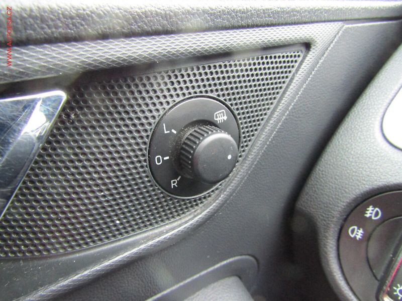 Škoda Rapid (2015) 1.4TDI, ČR, Xenon, AC, temp - fotka 19 z 23