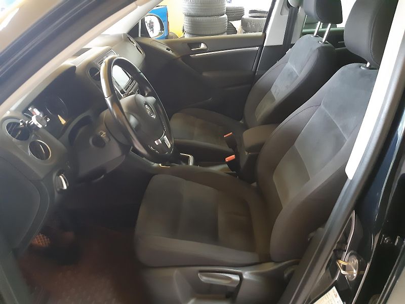 Volkswagen Tiguan 2.0 TDI 4x4 DIGIKLIMA TAŽNÉ - fotka 8 z 27