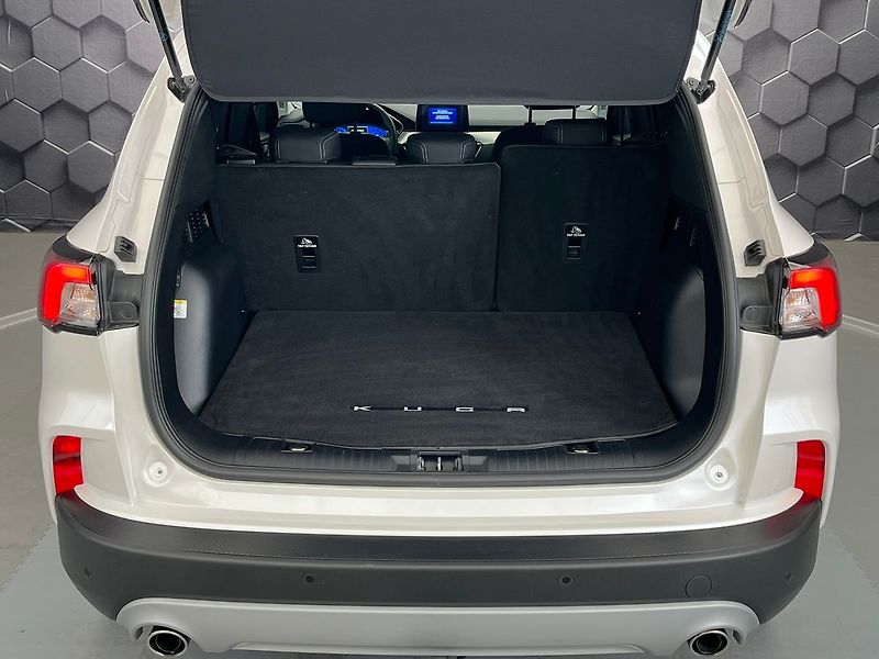 Ford Kuga 2,0 EB  140 kW AWD Titanium - fotka 34 z 58