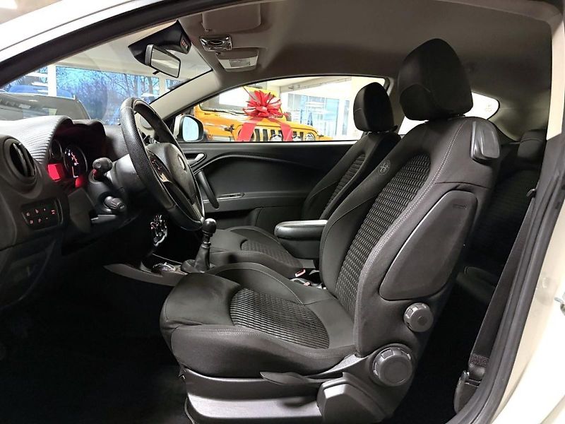 Alfa Romeo MiTo (2008) 1.4 T-JET 16V 155k MT Distinct - fotka 9 z 16
