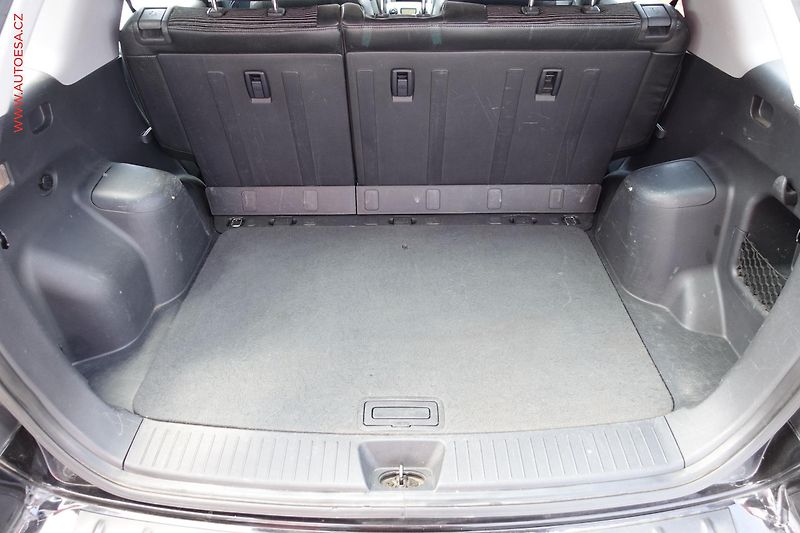 Kia Sportage (2005) 2.0i 4x4, AC, temp, tažné - fotka 7 z 20