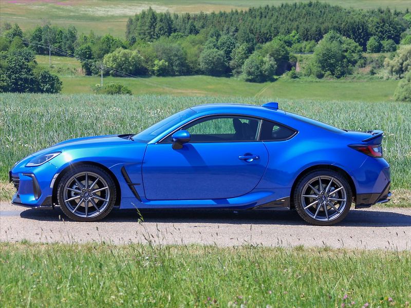 Subaru BRZ 2,4 168kW Limited Sti CZ - fotka 4 z 39