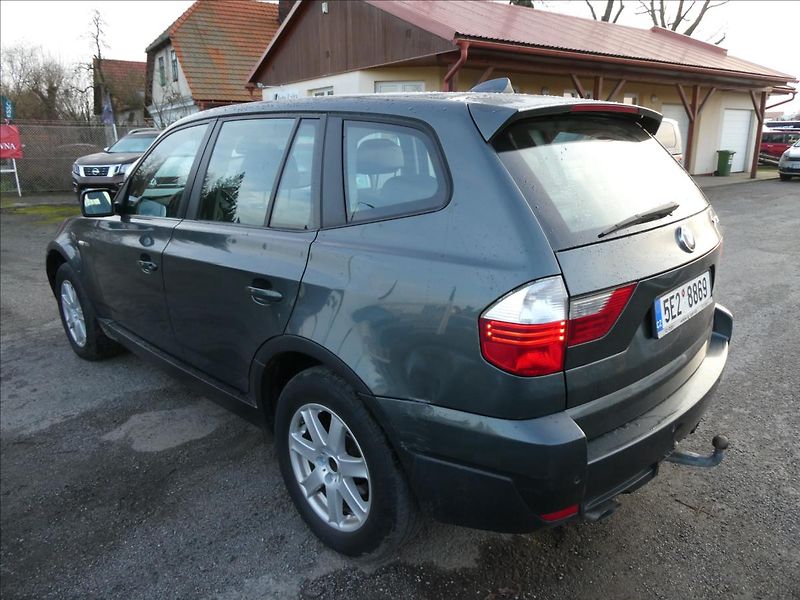 BMW X3 2,0 d xDrive 130kW,automat,TZ - fotka 7 z 38