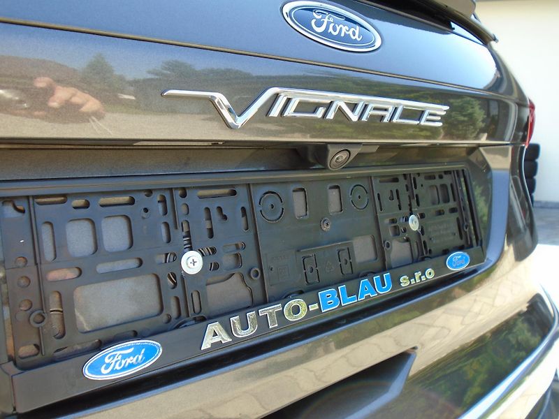 Ford S-MAX 2.0 EcoBlue 140kW 8AT Vignale - fotka 13 z 49
