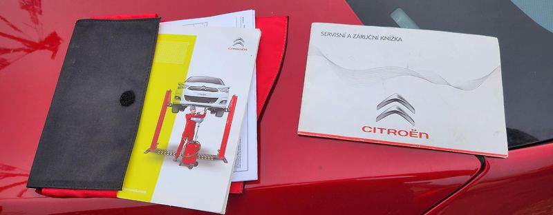 Citroën Grand C4 Picasso (2016) 1.6 HDI 7 MÍST ČR - fotka 38 z 43