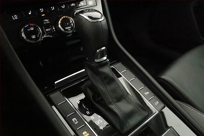 Škoda Superb (2020) Laurin&Klement 2.0 TDI - fotka 15 z 26