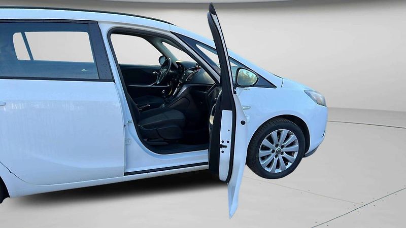 Opel Zafira Enjoy Tourer 2.0 CDTI MT6 (96 - fotka 13 z 38