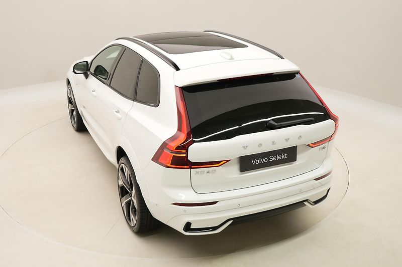 Volvo XC60 T8 AWD RECHARGE REZERVACE - fotka 18 z 66
