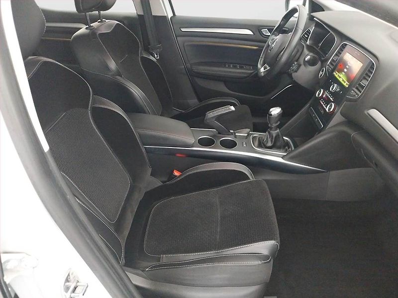 Renault Mégane (2017) 1.2 TCe, Navi, Tempomat - fotka 9 z 20