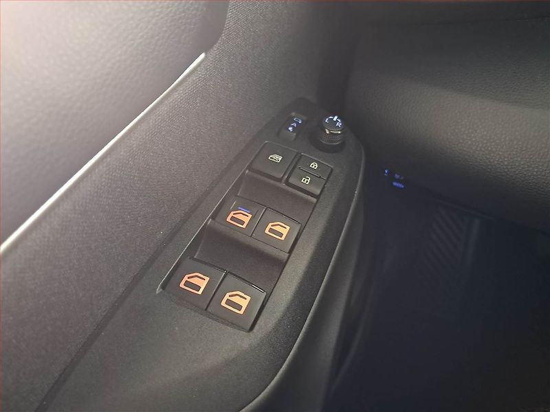 Toyota Yaris (2022) 1.5 VVT-i, Serv.kniha, Kůže - fotka 19 z 21
