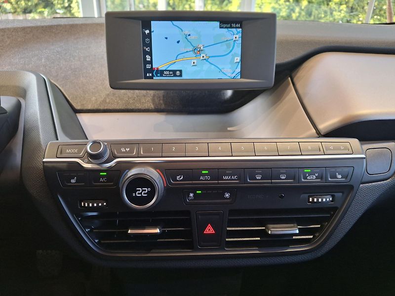 BMW i3 120Ah - fotka 13 z 17