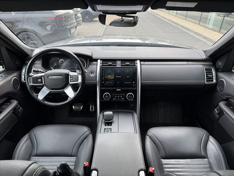 Land Rover Discovery 3,0 R-DYNAMIC SE D300 - fotka 22 z 26