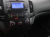 Hyundai i30 (2010) 1.4 CVVT, nová STK, zamluveno - náhled 13