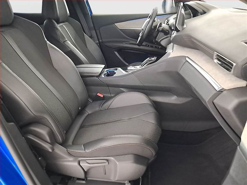 Peugeot 3008 (2022) GT 1.2 PureTech, Automat, Kůže - fotka 9 z 22
