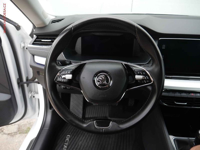 Škoda Octavia (2020) 2.0 TDi, ČR, Style Plus - fotka 16 z 20