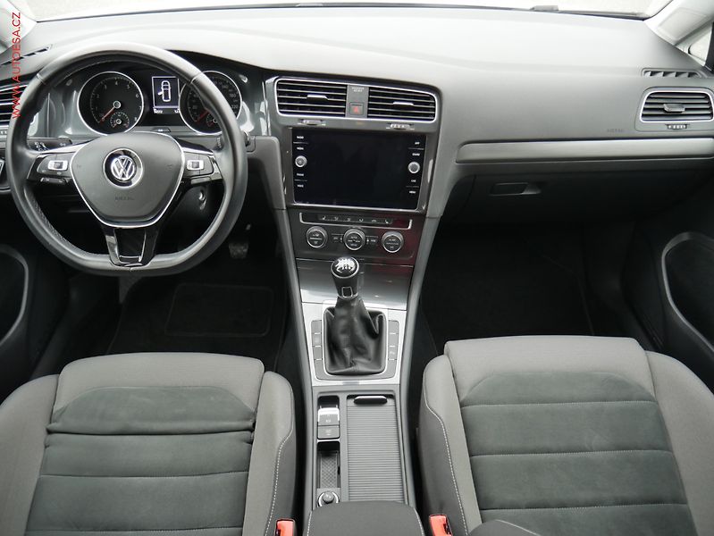 Volkswagen Golf (2019) 1.0 TSi, 2.maj,ČR, Marathon - fotka 8 z 25