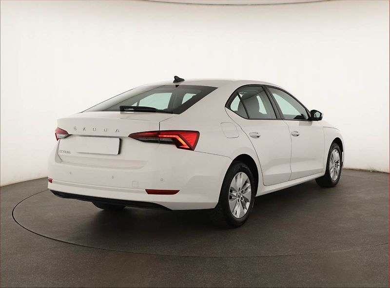 Škoda Octavia (2023) Ambition 1.5 TSI, ČR,1.maj - fotka 5 z 19