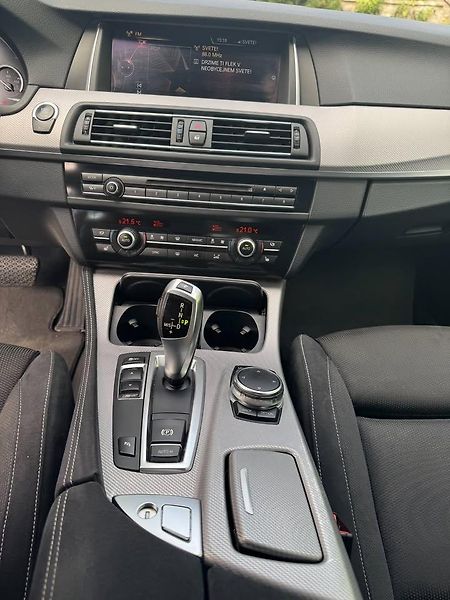 BMW Řada 5 (2016) BMW 520d M-Packet - fotka 7 z 11