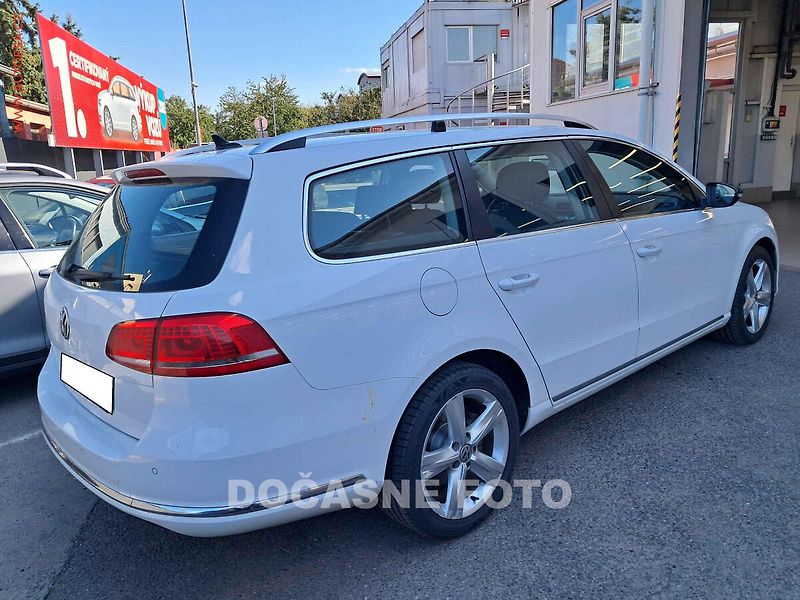 Volkswagen Passat (2014) 2.0 TDI - fotka 2 z 3
