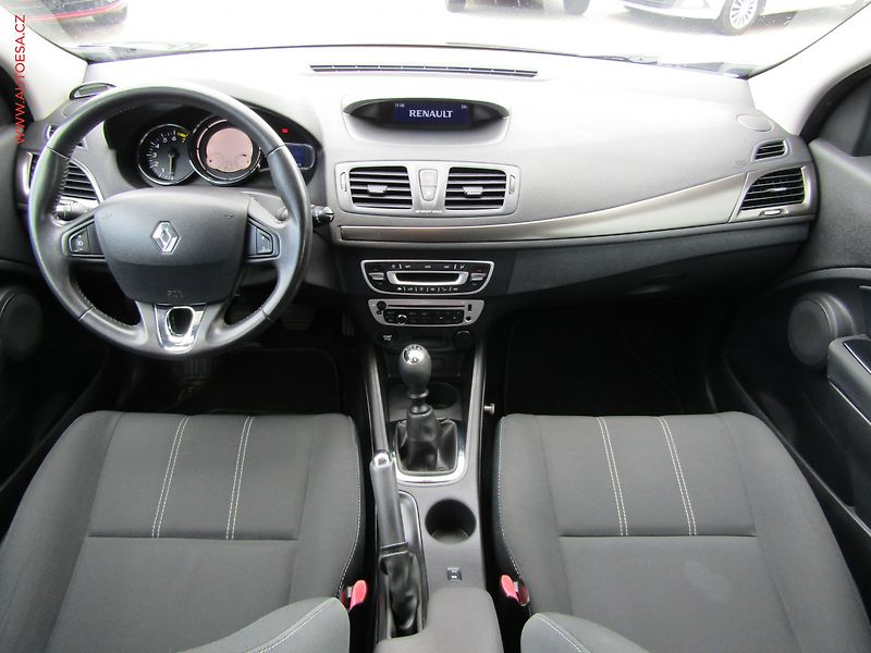 Renault Mégane (2014) 1.6i, 1.maj,ČR, autoAC, temp - fotka 8 z 18