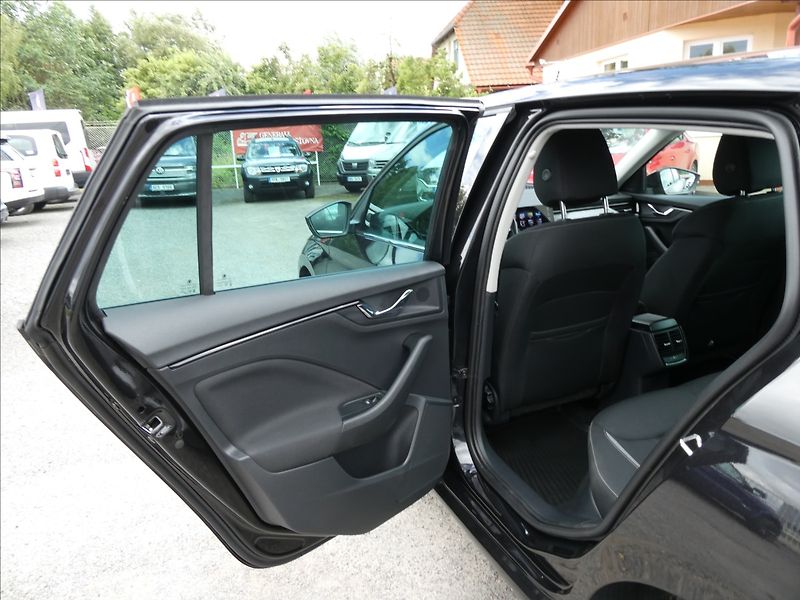 Škoda Scala 1,0 TSi DSG 1.maj,TOP SELECTIO - fotka 23 z 45
