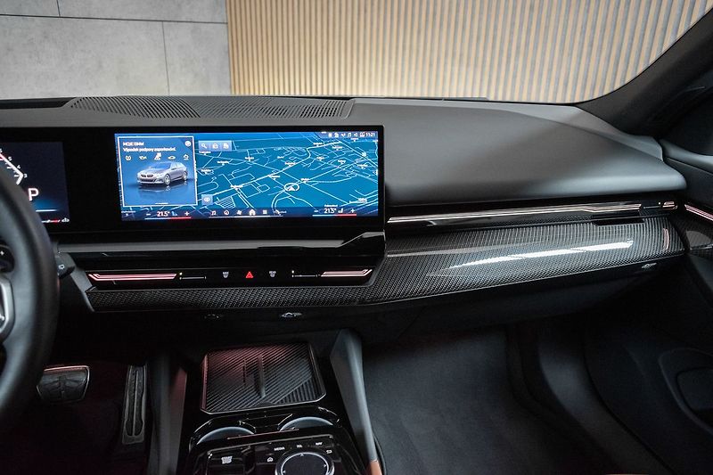 BMW Řada 5 540d xDrive ///M*HK*ČR*ZÁRUKA - fotka 10 z 55