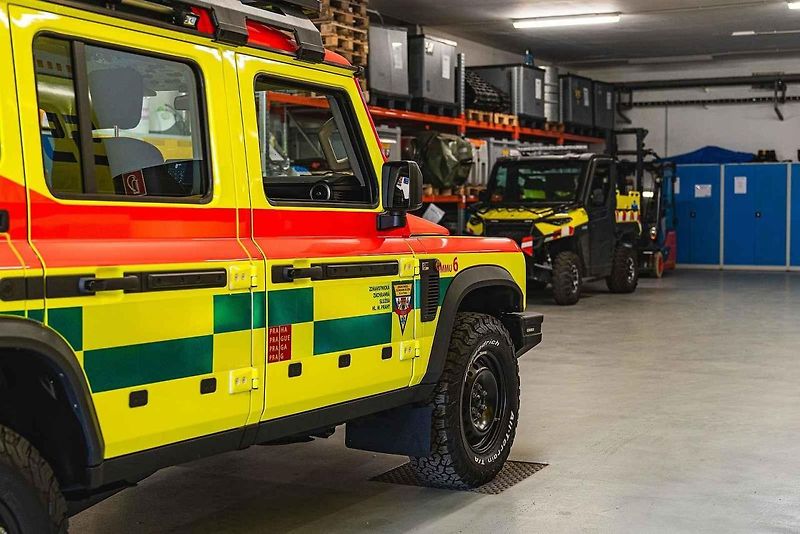 Foto: Dajbych 4x4/Ivo Trzaskalik Praha – Nový vůz pražských záchranářů – Ineos Grenadier v úpravě Ambulance.