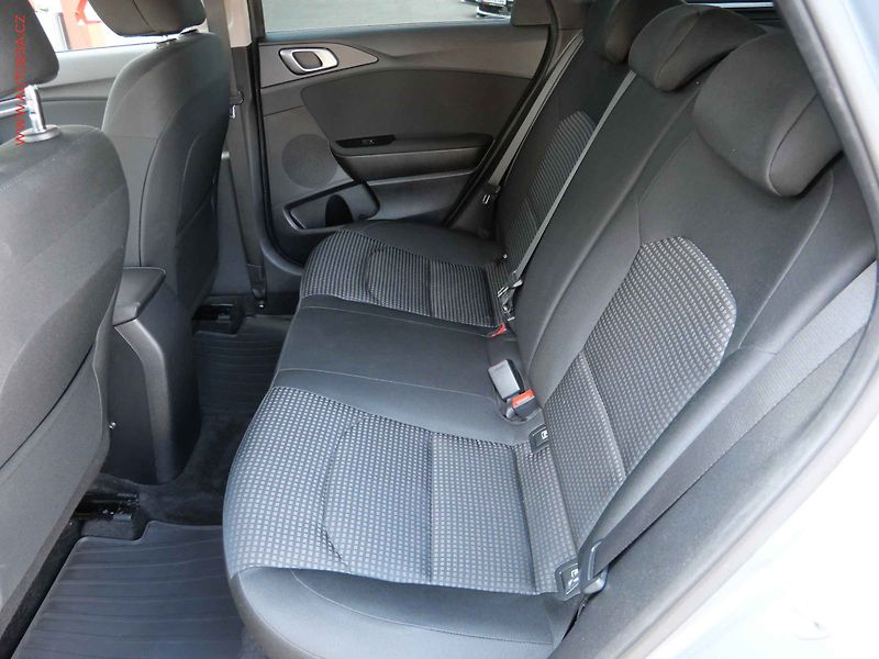 Kia Ceed (2021) 1.5 T-GDi, 1.maj,ČR, Spin - fotka 10 z 23
