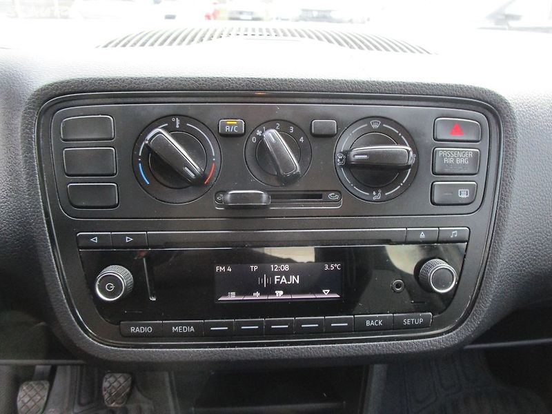 Seat Mii 1,0 - 44KW - NOVÁ STK+OLEJ - fotka 14 z 19