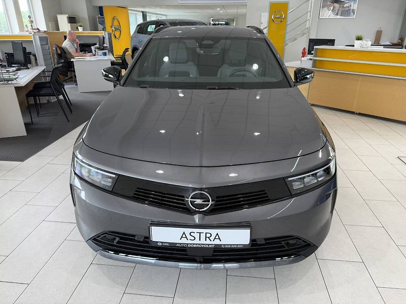 Opel Astra Edition ST 1.2 TURBO AUT (96kW - fotka 8 z 26