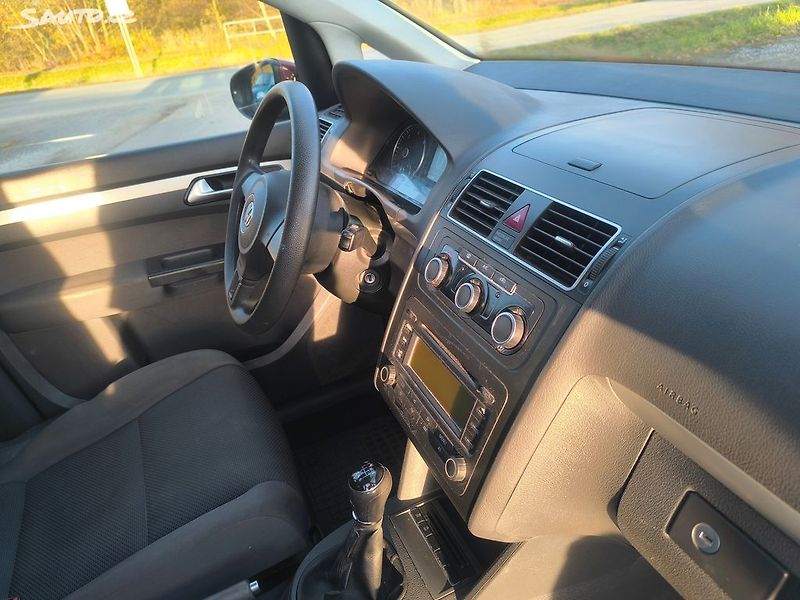 Volkswagen Touran TDI,PĚKNÝ,185TKM,SERVISKA,CENA - fotka 9 z 30