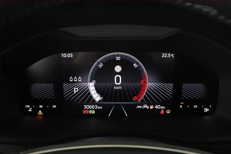 Škoda Karoq (2025) 2.0 TDI, Drive, FullLed - fotka 8 z 21