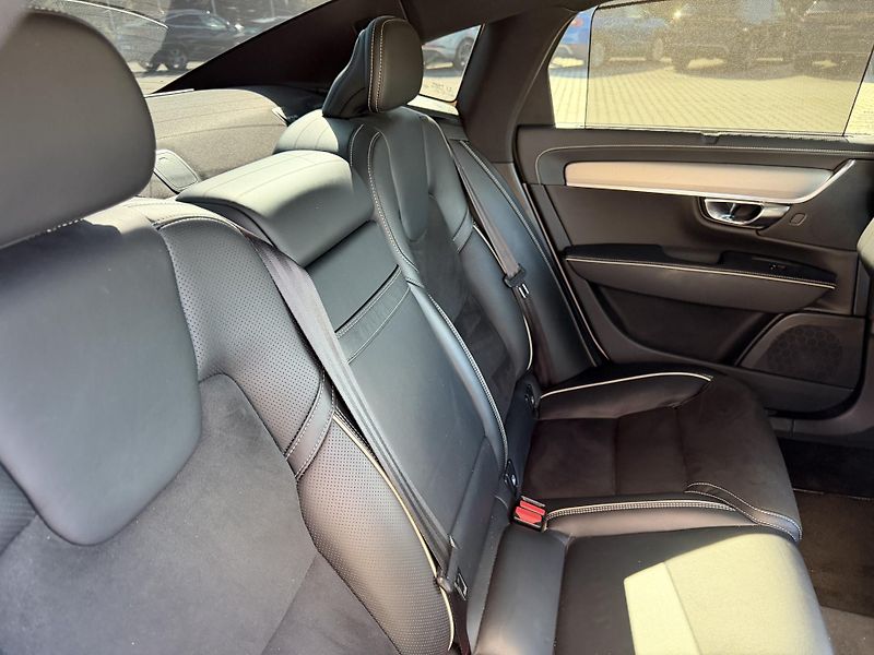 Volvo S90 (2020) 228kW T6 AWD R-DESIGN HUD K360 - fotka 29 z 47