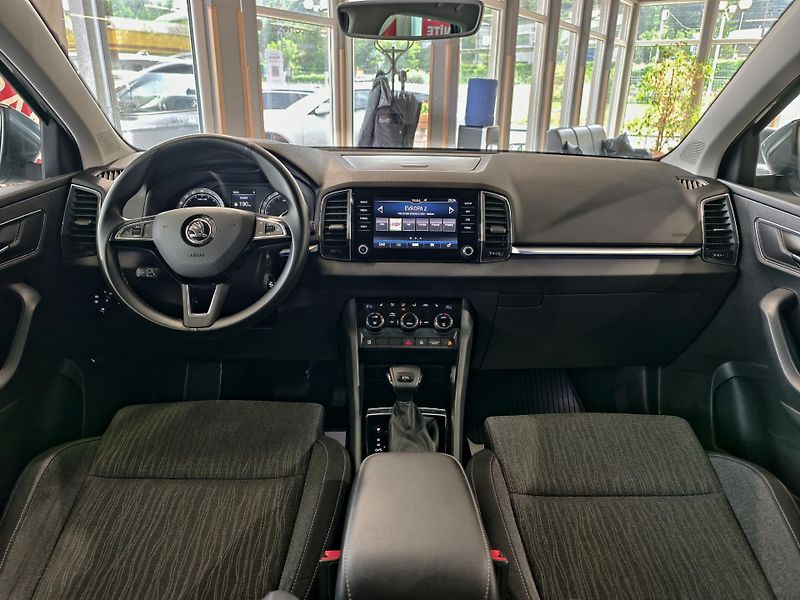 Škoda Karoq 1.6 TDi 85kW DSG STYLE LED ACC - fotka 9 z 24