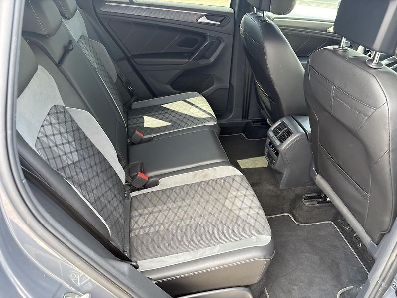Volkswagen Tiguan 2.0 TSI DSG 4MOTION R-LINE 140 - fotka 22 z 28
