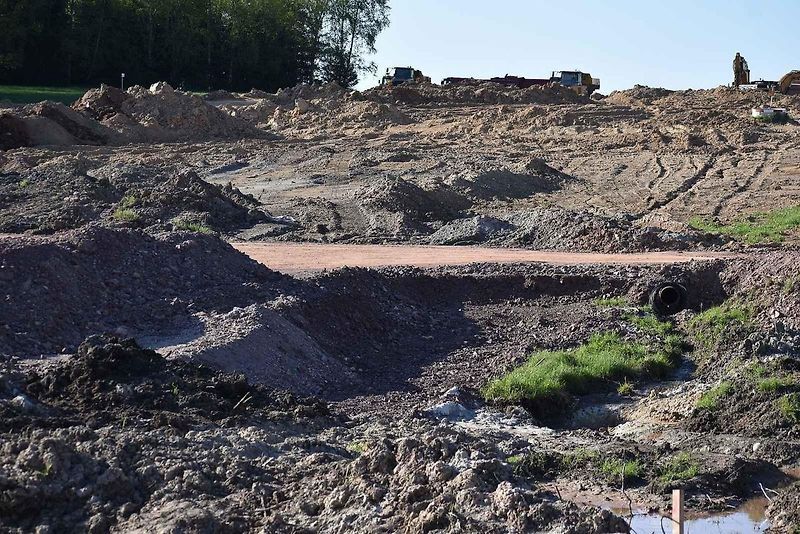 Stavba dálnice D11 v Královci 28. dubna 2025.