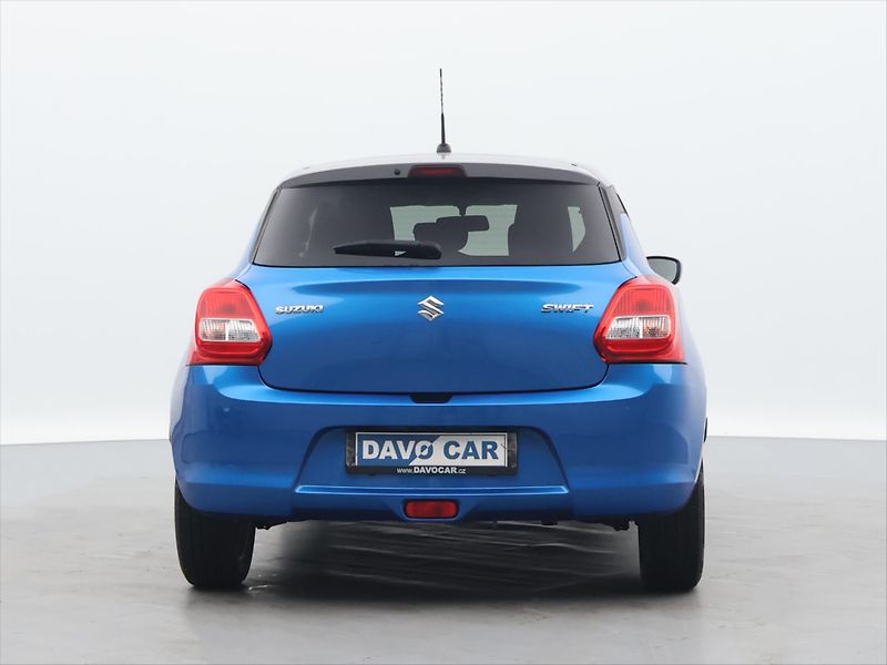 Suzuki Swift 1,2 DualJet 66kW Comfort 1.Maj - fotka 6 z 31
