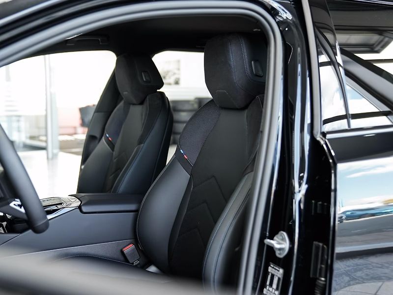 BMW Řada 5 520d xDrive M-Sport H/K ACC Ta - fotka 9 z 21