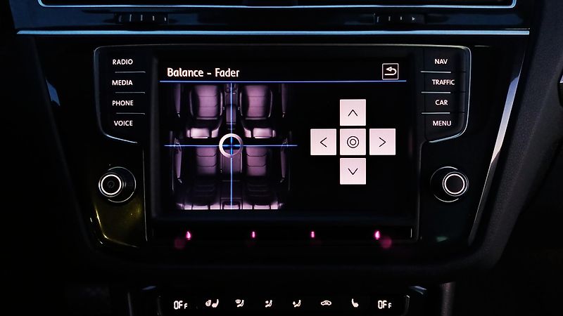Volkswagen Tiguan TDI 110kW 4x4 HIGHLINE - fotka 37 z 50