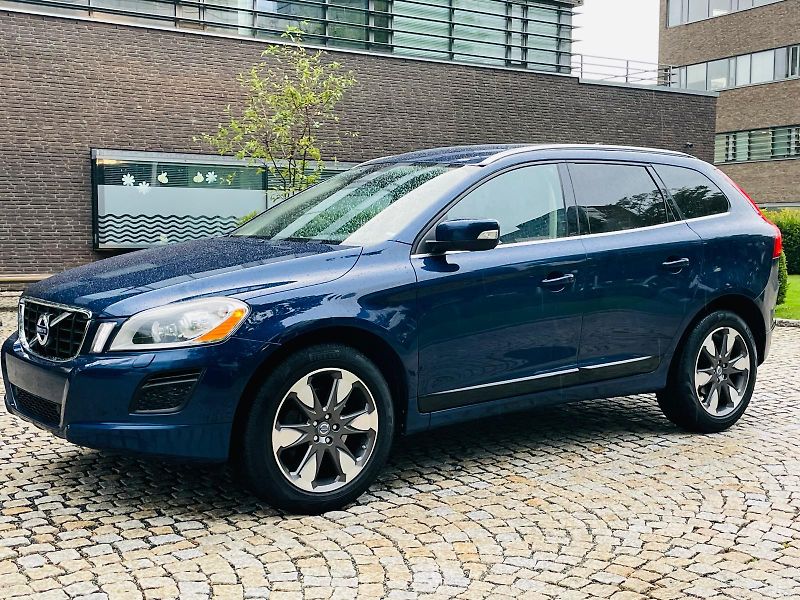 Volvo XC60 2.4D5 5V 4x4 AUT TAŽNÉ SERVISK - fotka 4 z 47