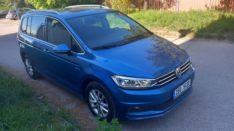 Volkswagen Touran 1.5 TSI, ČR, DSG - fotka 2 z 22