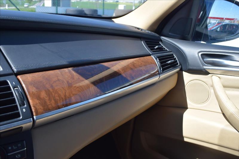 BMW X6 3,0 d 210KW AUTOMAT PO SERVISE - fotka 48 z 50