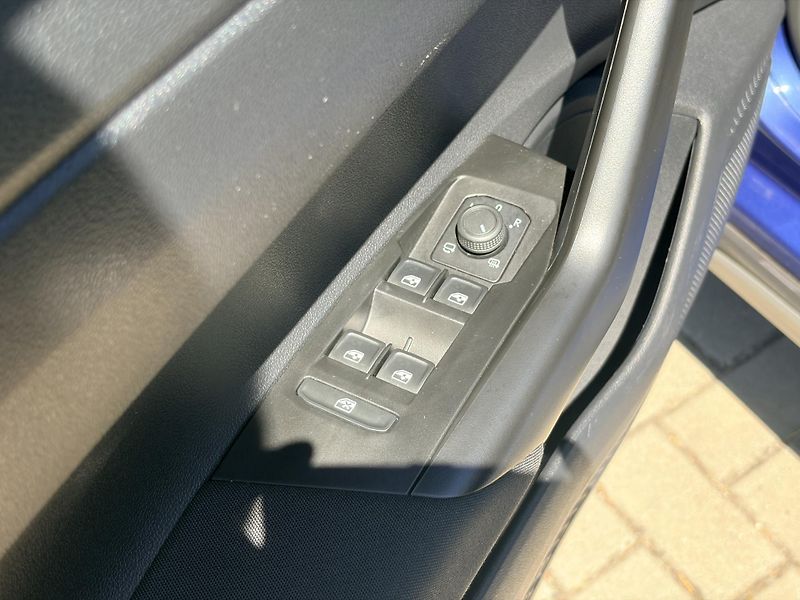 Volkswagen Taigo 1.0TSI LIFE VIRTUAL LED - fotka 10 z 45