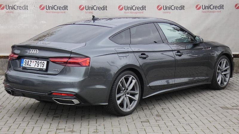 Audi A5 Sportback 40 TDI quattro S tro - fotka 3 z 28