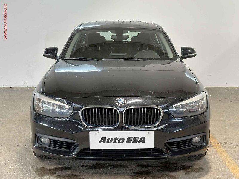 BMW Řada 1 (2017) 2.0 D, AC, STK5/28 - fotka 2 z 16