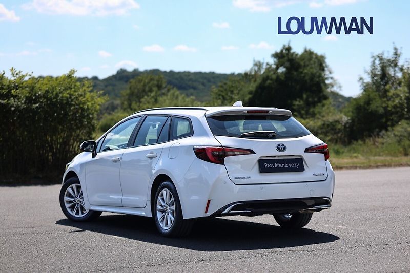 Toyota Corolla 2.0 HEV e-CVT COMFORT TECH - fotka 22 z 24